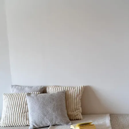 Design * أثينا